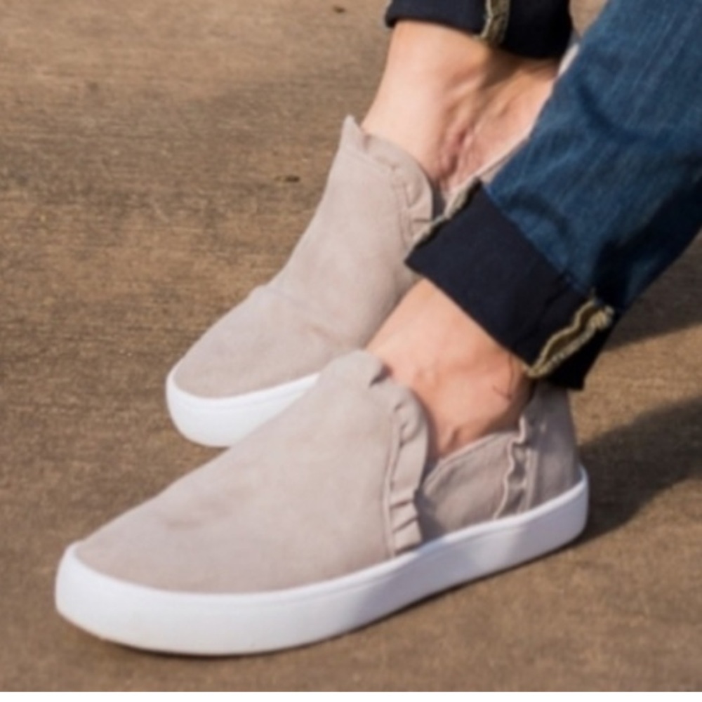Kate Spade Lillie Gray Suede Slip On Sneaker Ruffle